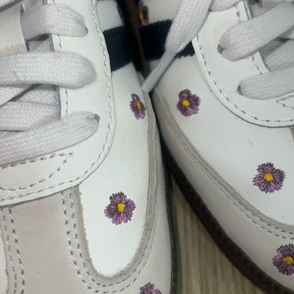 Samba OG Shoes With Flower Appliqués - Picture 6 of 7